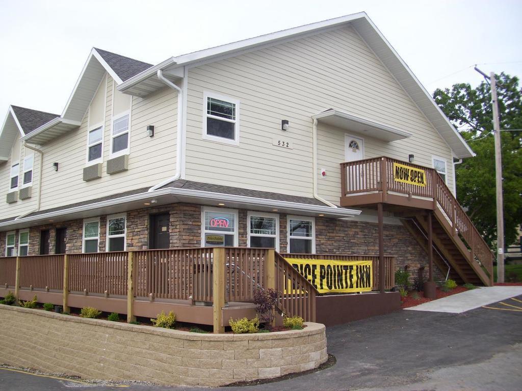 Price Pointe Inn Waukesha Eksteriør billede