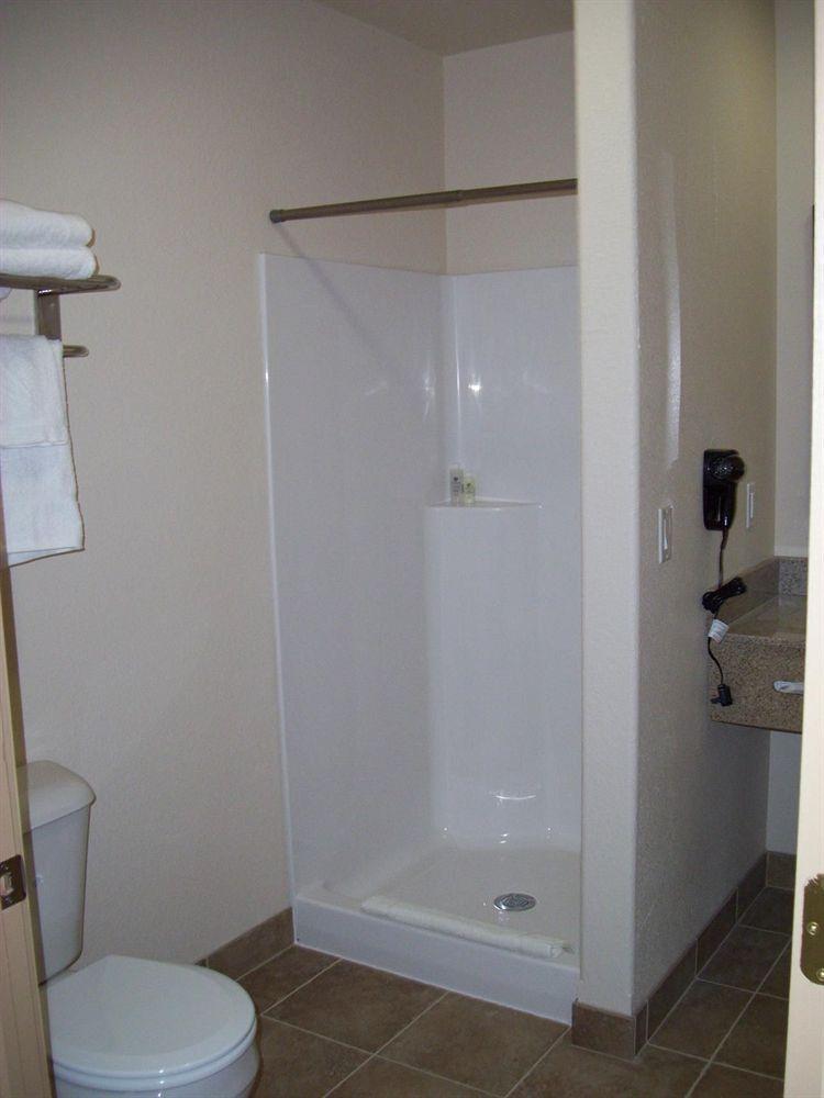 Price Pointe Inn Waukesha Eksteriør billede