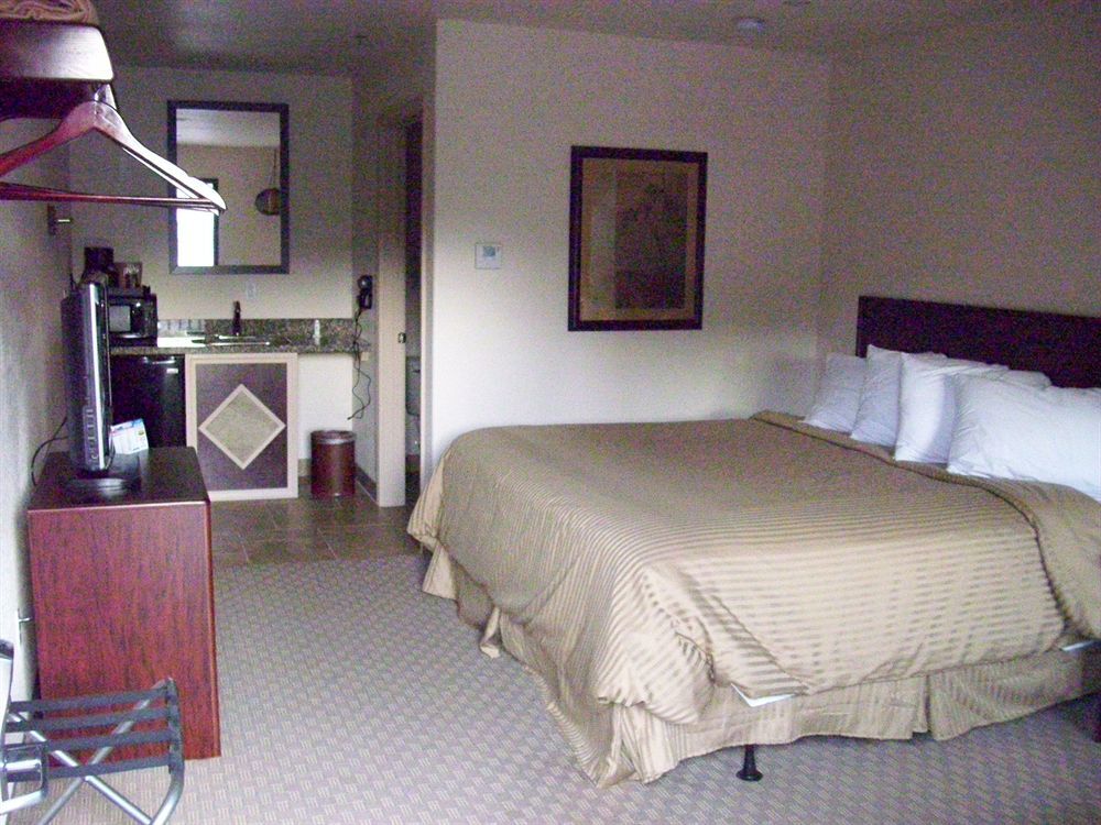 Price Pointe Inn Waukesha Eksteriør billede