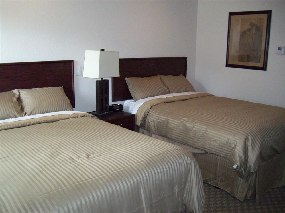Price Pointe Inn Waukesha Eksteriør billede
