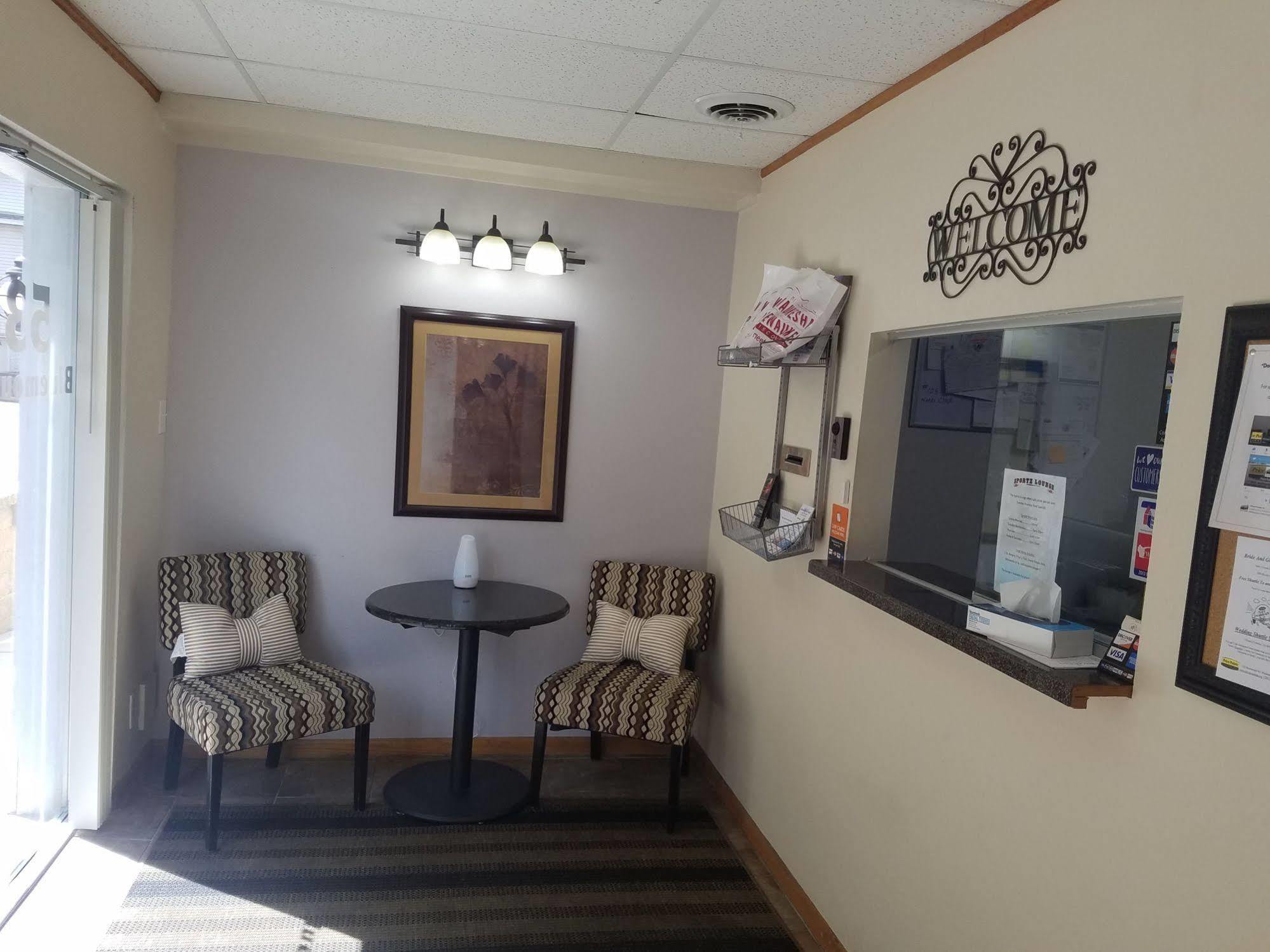 Price Pointe Inn Waukesha Eksteriør billede