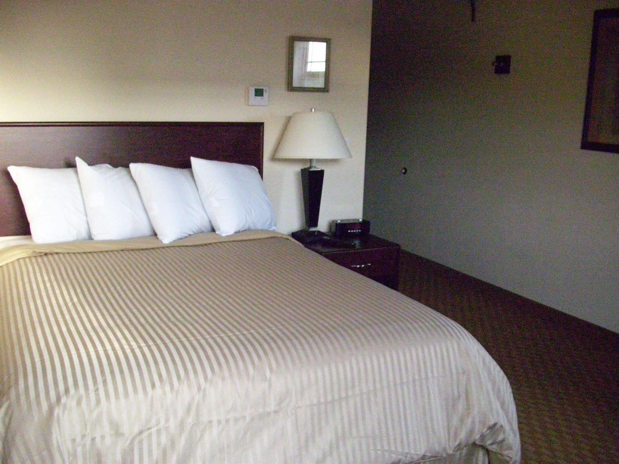 Price Pointe Inn Waukesha Eksteriør billede