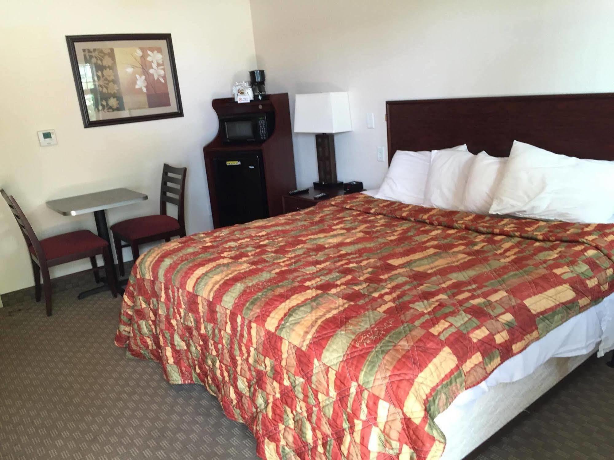 Price Pointe Inn Waukesha Eksteriør billede