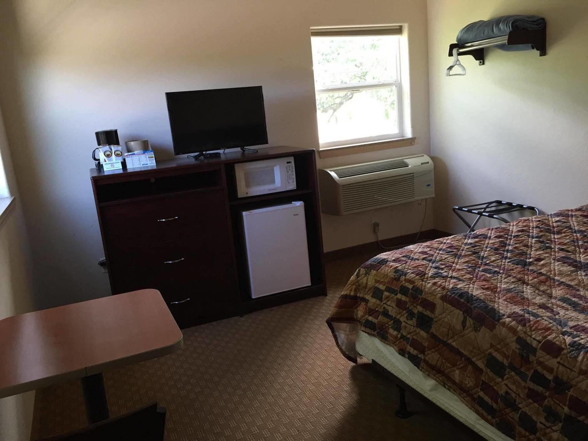 Price Pointe Inn Waukesha Eksteriør billede