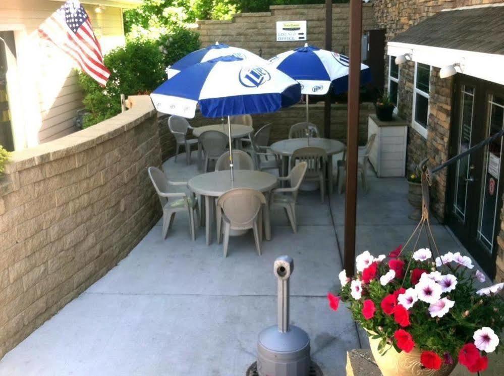 Price Pointe Inn Waukesha Eksteriør billede